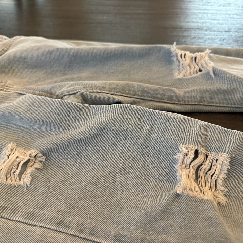 Girls 7 Distressed Look Light Blue Jeans - Picture 6 of 11